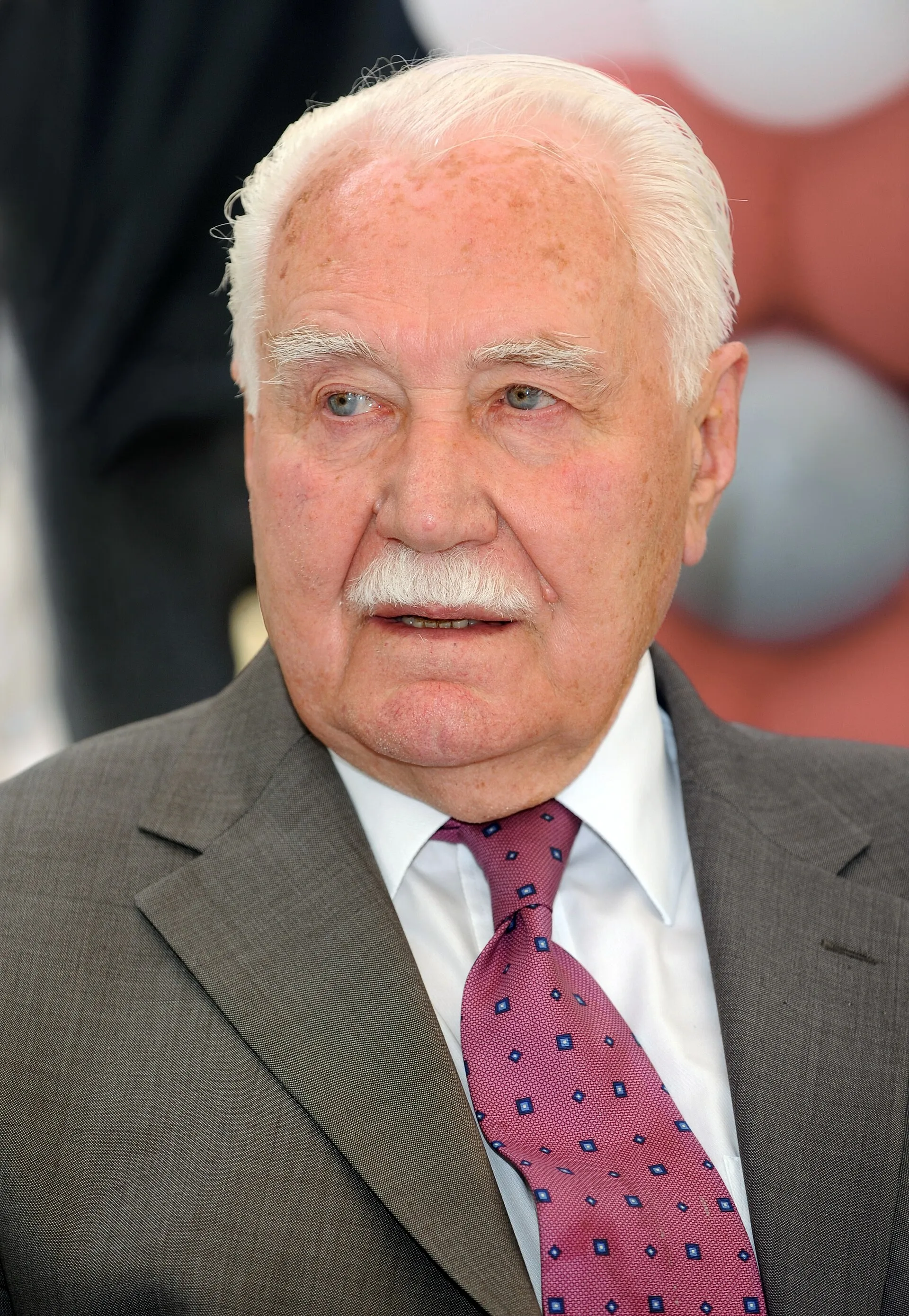 Ryszard Kaczorowski becomes President in exile historical image 1