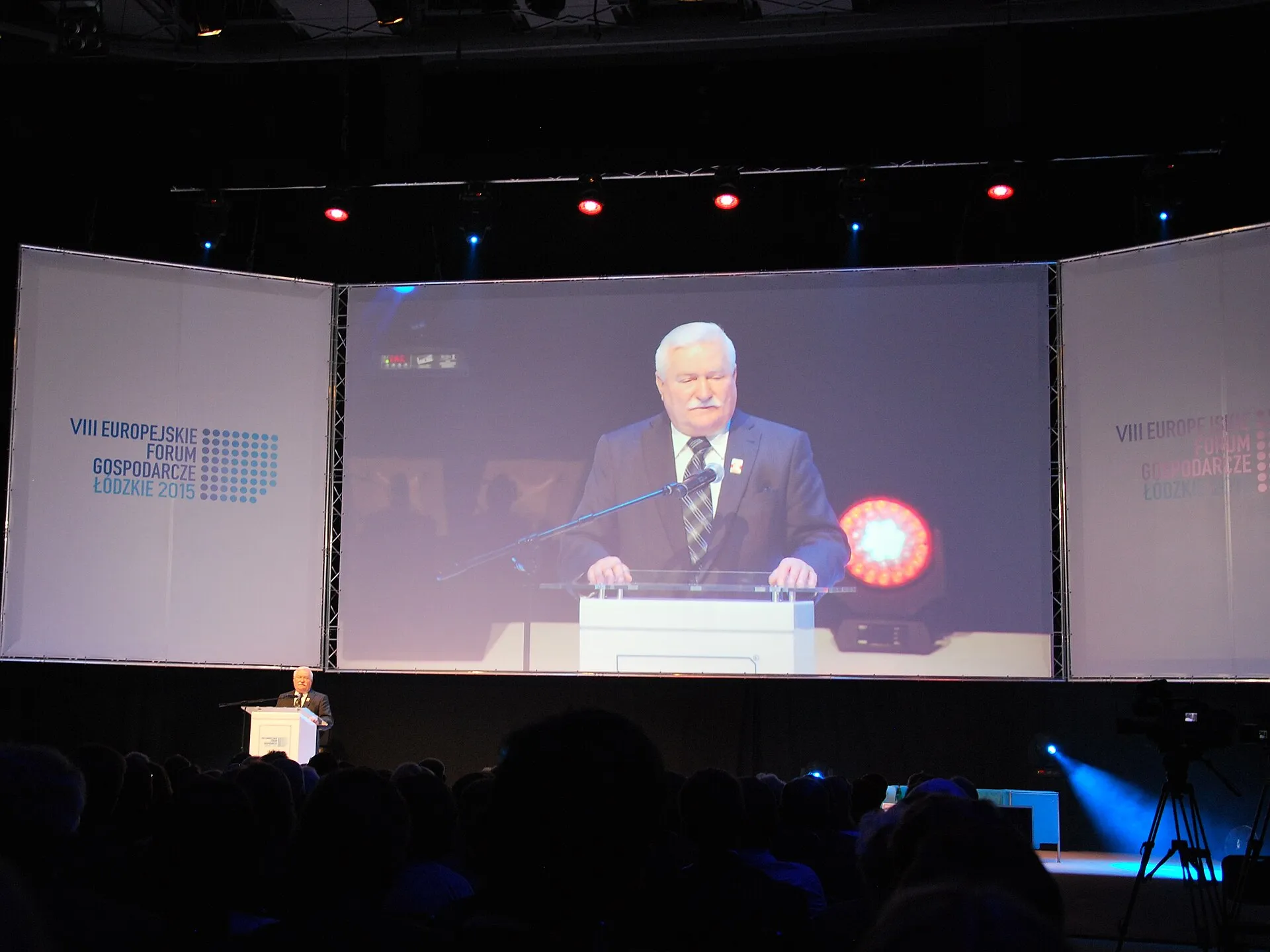 Lech Wałęsa takes office historical image 1