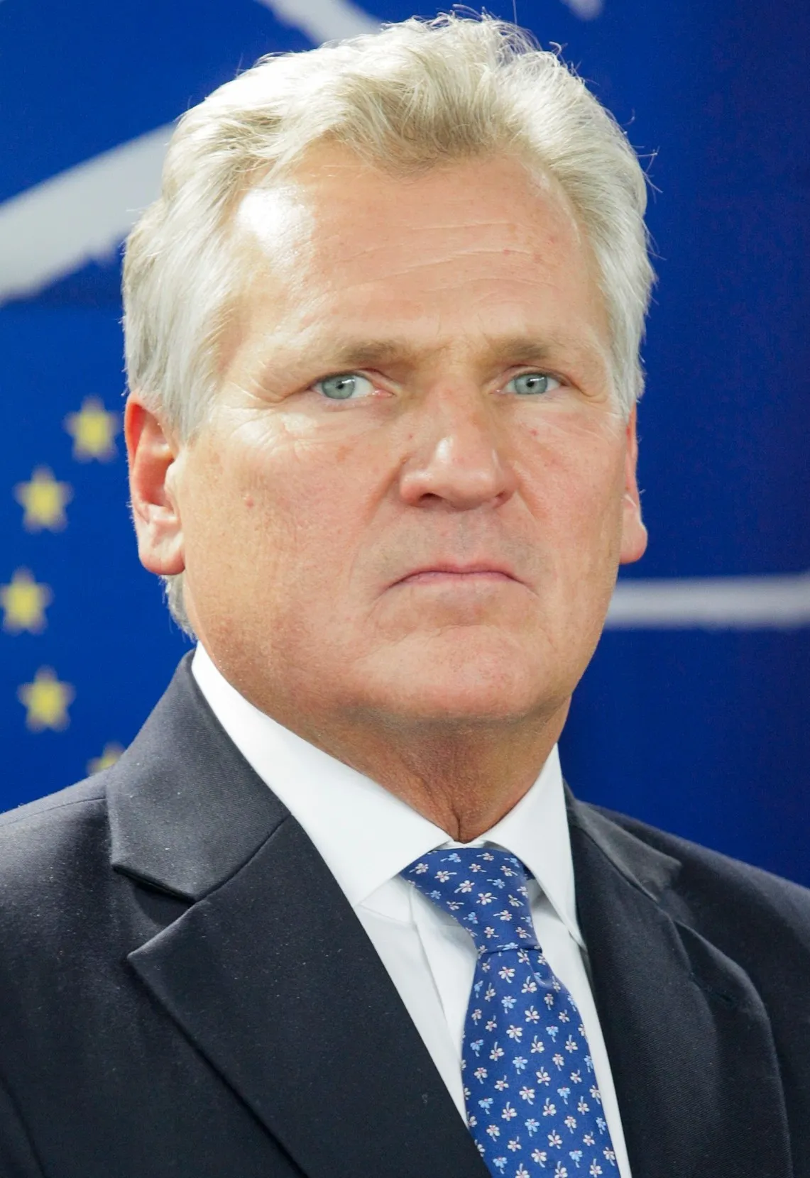Aleksander Kwaśniewski takes office historical image 1